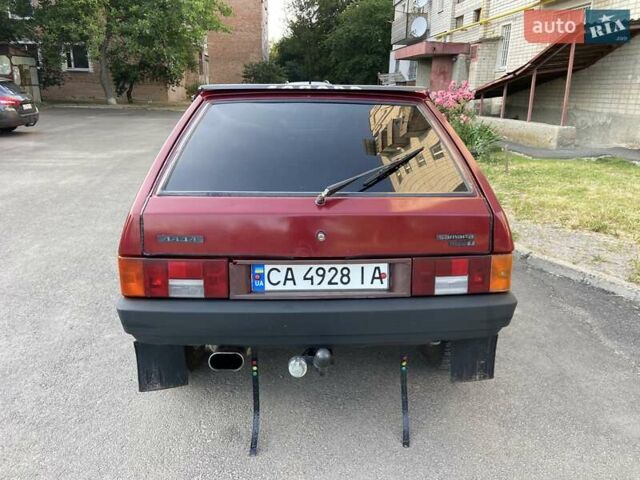Красный ВАЗ 2108, объемом двигателя 1.5 л и пробегом 250 тыс. км за 1700 $, фото 1 на Automoto.ua