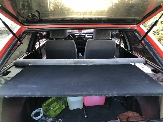 Красный ВАЗ 2108, объемом двигателя 1.5 л и пробегом 293 тыс. км за 1200 $, фото 5 на Automoto.ua