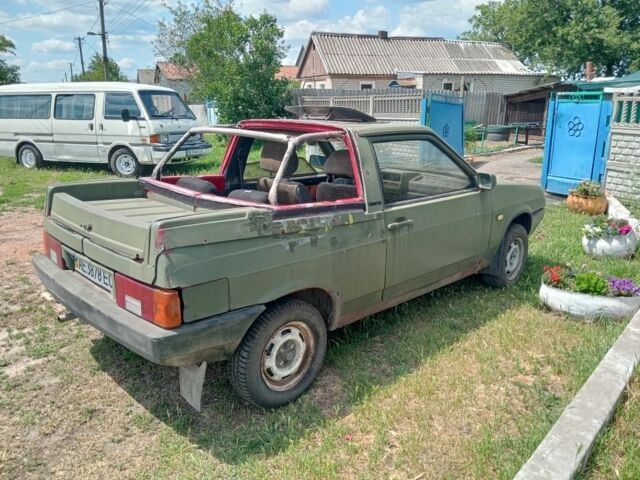 Красный ВАЗ 2108, объемом двигателя 1 л и пробегом 1000 тыс. км за 527 $, фото 2 на Automoto.ua