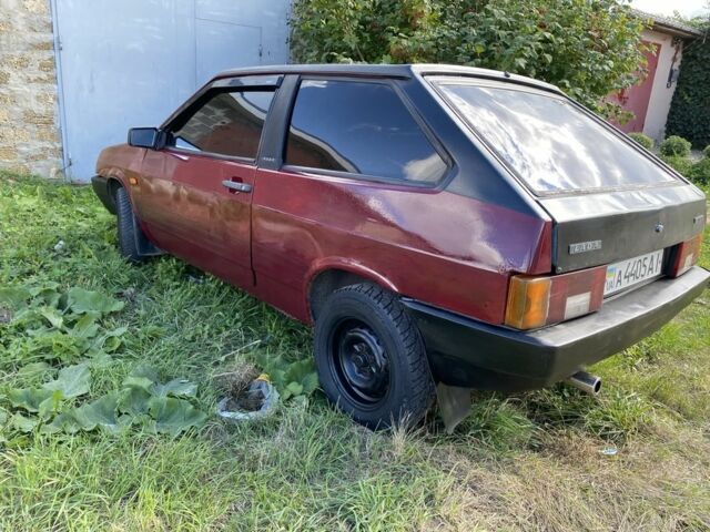 Красный ВАЗ 2108, объемом двигателя 1.5 л и пробегом 300 тыс. км за 550 $, фото 1 на Automoto.ua