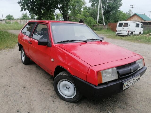 Красный ВАЗ 2108, объемом двигателя 0 л и пробегом 200 тыс. км за 430 $, фото 2 на Automoto.ua