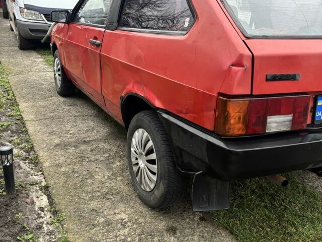 Красный ВАЗ 2108, объемом двигателя 1.3 л и пробегом 42 тыс. км за 757 $, фото 3 на Automoto.ua