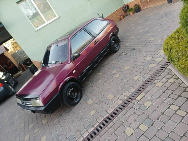 ВАЗ 2108 1991 у Хмельницькому на Automoto.ua Червоний ВАЗ 2108, об'ємом двигуна 0 л та пробігом 300 тис. км за 550 $, фото 4 на Automoto.ua