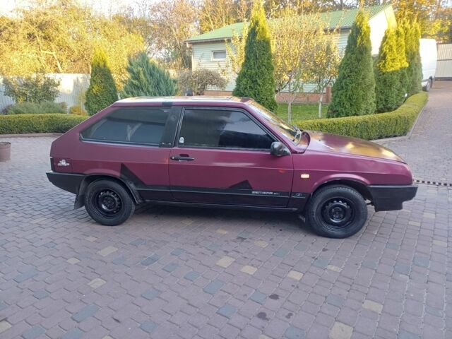 ВАЗ 2108 1991 у Хмельницькому на Automoto.ua Червоний ВАЗ 2108, об'ємом двигуна 0 л та пробігом 300 тис. км за 550 $, фото 2 на Automoto.ua