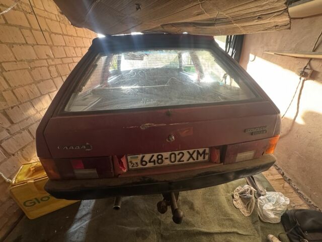 Красный ВАЗ 2108, объемом двигателя 1.3 л и пробегом 90 тыс. км за 700 $, фото 2 на Automoto.ua