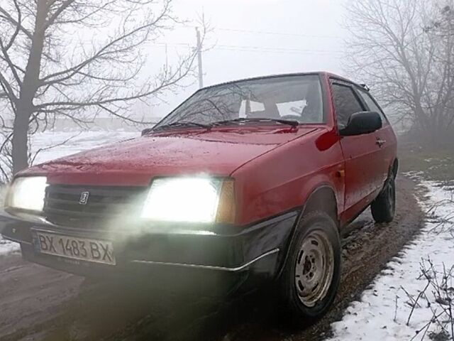 Красный ВАЗ 2108, объемом двигателя 1.5 л и пробегом 158 тыс. км за 750 $, фото 1 на Automoto.ua