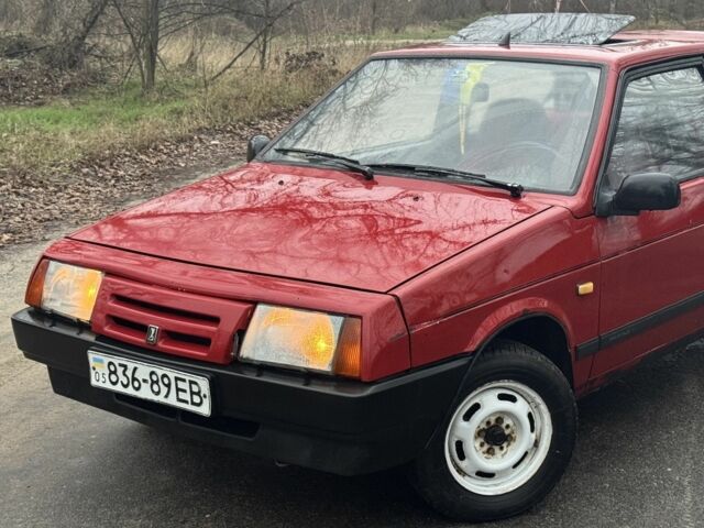 Красный ВАЗ 2108, объемом двигателя 1.5 л и пробегом 77 тыс. км за 700 $, фото 1 на Automoto.ua