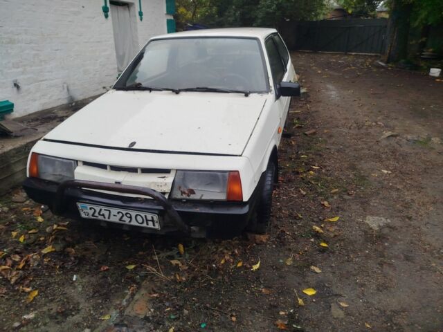 Красный ВАЗ 2108, объемом двигателя 1 л и пробегом 50 тыс. км за 338 $, фото 2 на Automoto.ua