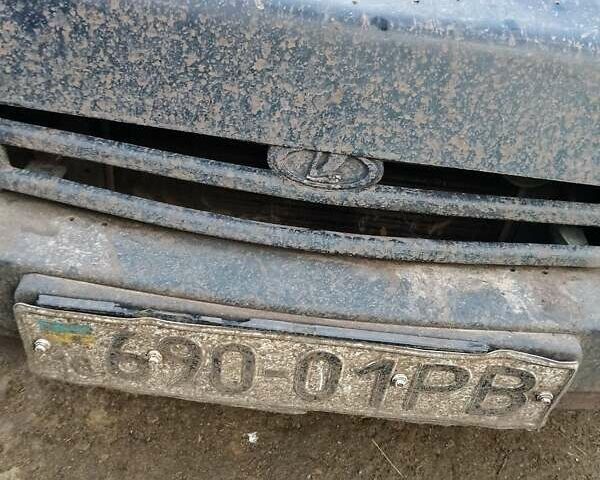 Красный ВАЗ 2108, объемом двигателя 1.5 л и пробегом 200 тыс. км за 900 $, фото 2 на Automoto.ua