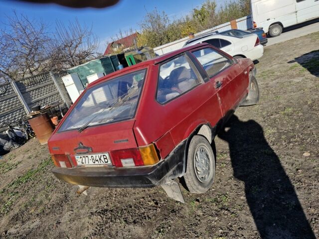 Красный ВАЗ 2108, объемом двигателя 1 л и пробегом 321 тыс. км за 550 $, фото 3 на Automoto.ua