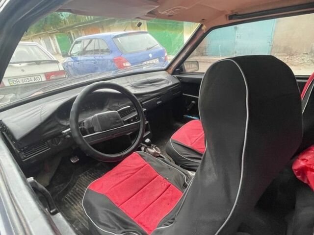 Красный ВАЗ 2108, объемом двигателя 1.5 л и пробегом 333 тыс. км за 552 $, фото 3 на Automoto.ua