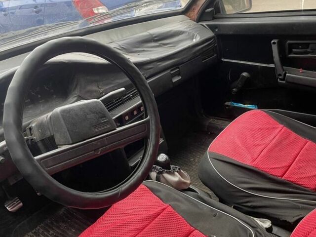 Красный ВАЗ 2108, объемом двигателя 1.5 л и пробегом 333 тыс. км за 552 $, фото 2 на Automoto.ua