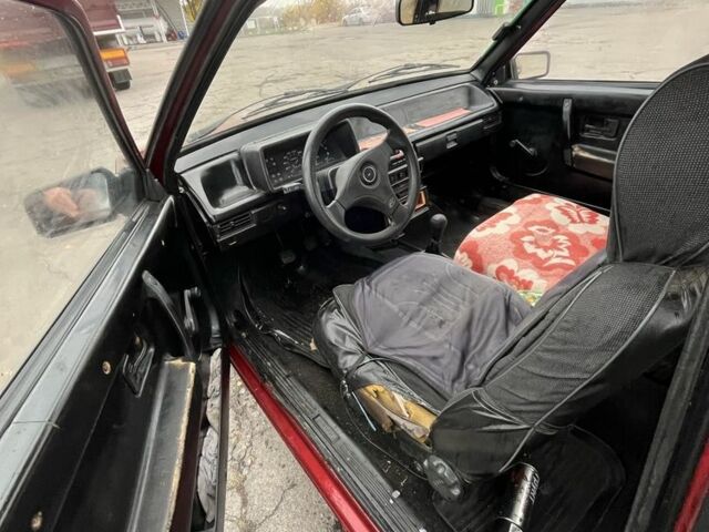 ВАЗ 2108 1995 у Миргороде на Automoto.ua Червоний ВАЗ 2108, об'ємом двигуна 0 л та пробігом 100 тис. км за 863 $, фото 4 на Automoto.ua