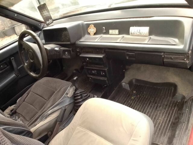 ВАЗ 2108 1985 в Кривом Роге на Automoto.ua Красный ВАЗ 2108, объемом двигателя 1.3 л и пробегом 1 тыс. км за 840 $, фото 1 на Automoto.ua