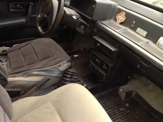 ВАЗ 2108 1985 в Кривом Роге на Automoto.ua Красный ВАЗ 2108, объемом двигателя 1.3 л и пробегом 1 тыс. км за 840 $, фото 2 на Automoto.ua