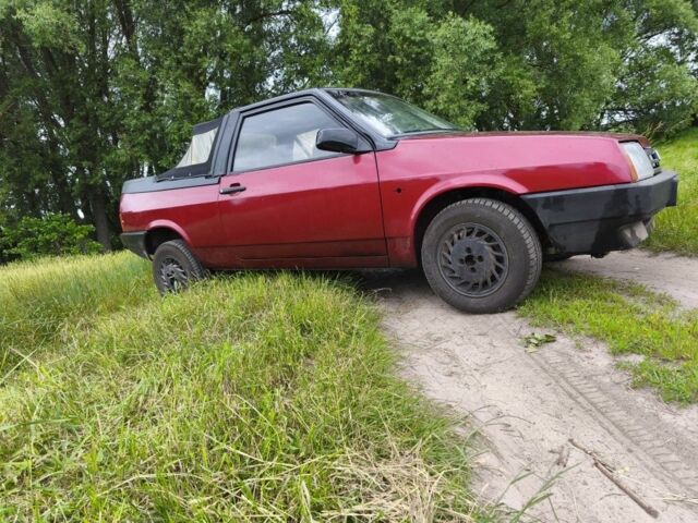 ВАЗ 2108 1991 в Радомышле на Automoto.ua Красный ВАЗ 2108, объемом двигателя 0 л и пробегом 55 тыс. км за 1550 $, фото 4 на Automoto.ua