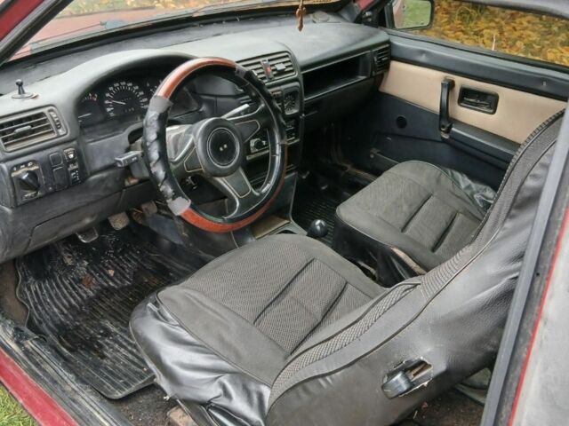 Красный ВАЗ 2108, объемом двигателя 1.5 л и пробегом 99 тыс. км за 650 $, фото 5 на Automoto.ua