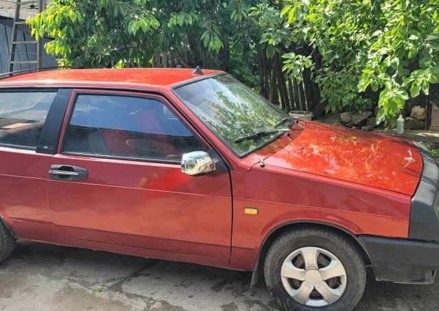 Красный ВАЗ 2108, объемом двигателя 1.5 л и пробегом 200 тыс. км за 900 $, фото 2 на Automoto.ua