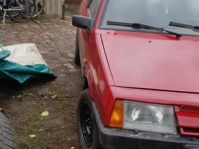 Красный ВАЗ 2108, объемом двигателя 0 л и пробегом 333 тыс. км за 624 $, фото 1 на Automoto.ua