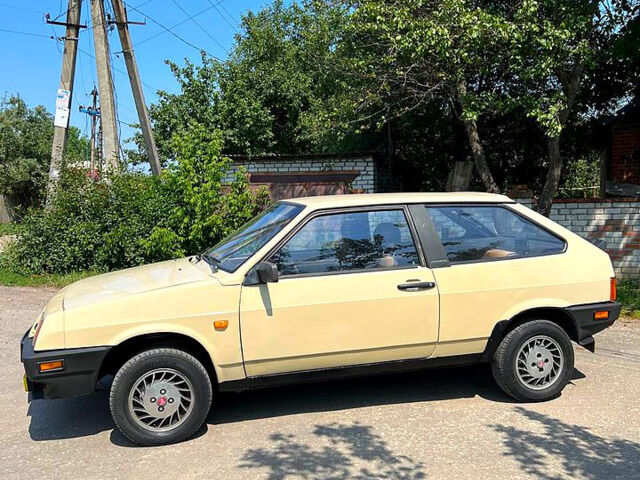 ВАЗ 2108, объемом двигателя 1.5 л и пробегом 0 тыс. км за 1000 $, фото 1 на Automoto.ua