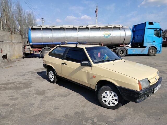 Желтый ВАЗ 2108, объемом двигателя 1 л и пробегом 111 тыс. км за 799 $, фото 7 на Automoto.ua