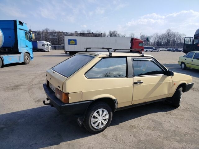 Желтый ВАЗ 2108, объемом двигателя 1 л и пробегом 111 тыс. км за 799 $, фото 2 на Automoto.ua
