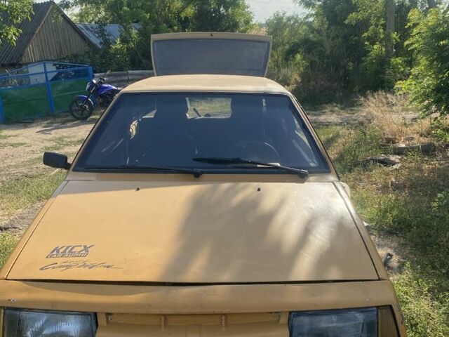 Желтый ВАЗ 2108, объемом двигателя 1.5 л и пробегом 222 тыс. км за 500 $, фото 3 на Automoto.ua