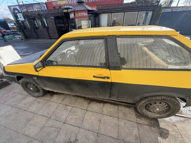 Желтый ВАЗ 2108, объемом двигателя 1.6 л и пробегом 3 тыс. км за 956 $, фото 2 на Automoto.ua