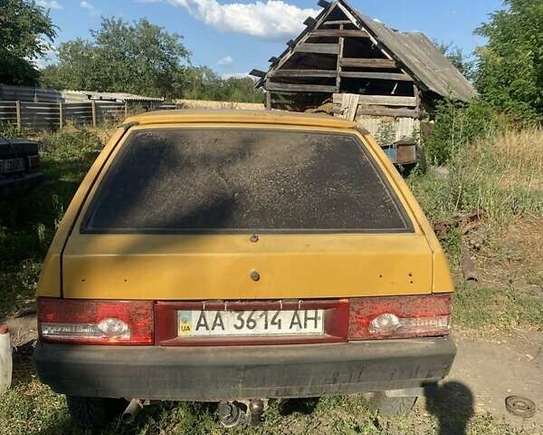 Жовтий ВАЗ 2108, об'ємом двигуна 1.5 л та пробігом 222 тис. км за 500 $, фото 1 на Automoto.ua