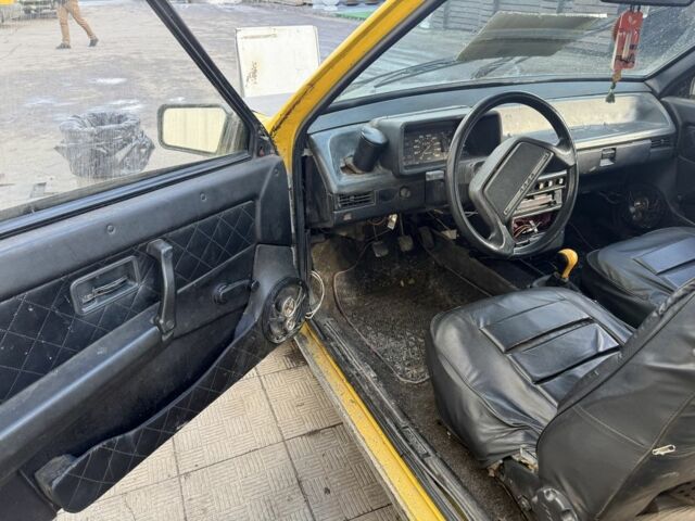 Желтый ВАЗ 2108, объемом двигателя 1.6 л и пробегом 3 тыс. км за 956 $, фото 4 на Automoto.ua
