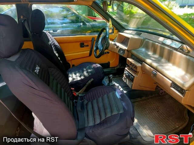 Желтый ВАЗ 2108, объемом двигателя 1.5 л и пробегом 98 тыс. км за 700 $, фото 4 на Automoto.ua
