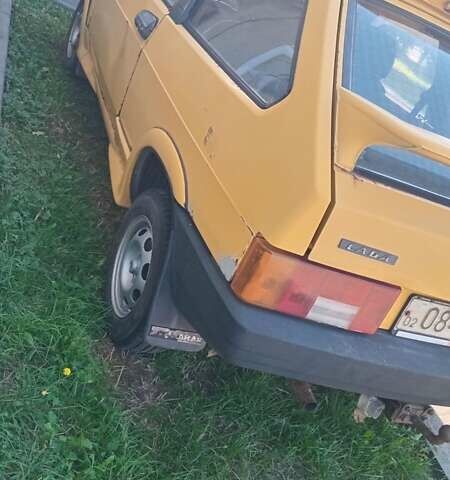 Желтый ВАЗ 2108, объемом двигателя 1.3 л и пробегом 100 тыс. км за 650 $, фото 5 на Automoto.ua