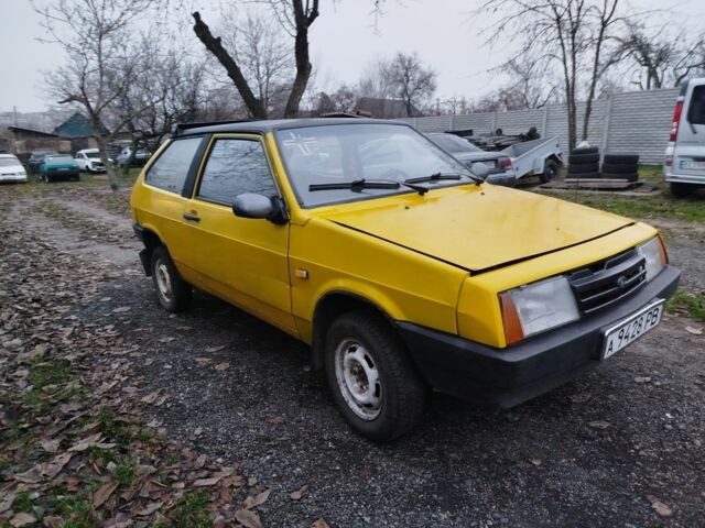 Желтый ВАЗ 2108, объемом двигателя 1.3 л и пробегом 100 тыс. км за 272 $, фото 1 на Automoto.ua