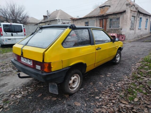 Желтый ВАЗ 2108, объемом двигателя 1.3 л и пробегом 100 тыс. км за 272 $, фото 2 на Automoto.ua