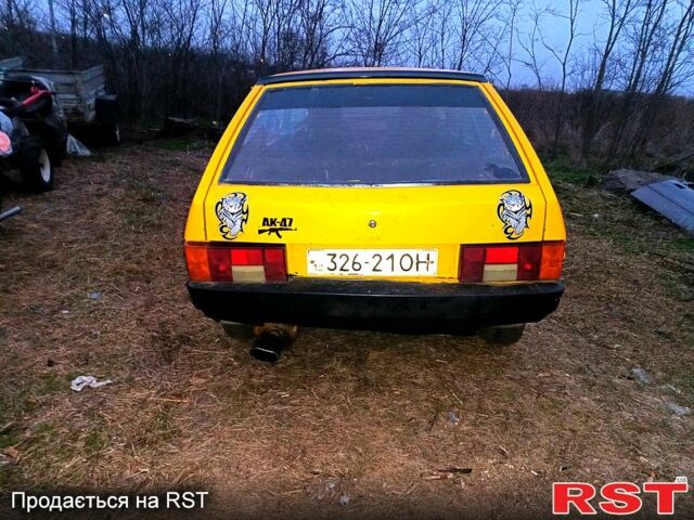 Желтый ВАЗ 2108, объемом двигателя 1.5 л и пробегом 200 тыс. км за 600 $, фото 2 на Automoto.ua