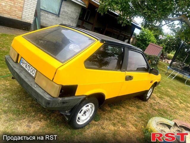 Желтый ВАЗ 2108, объемом двигателя 1.3 л и пробегом 0 тыс. км за 700 $, фото 4 на Automoto.ua