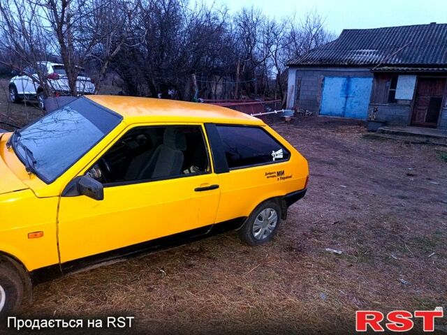 Желтый ВАЗ 2108, объемом двигателя 1.5 л и пробегом 200 тыс. км за 600 $, фото 1 на Automoto.ua