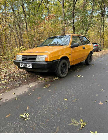 Желтый ВАЗ 2108, объемом двигателя 1.5 л и пробегом 446 тыс. км за 582 $, фото 4 на Automoto.ua