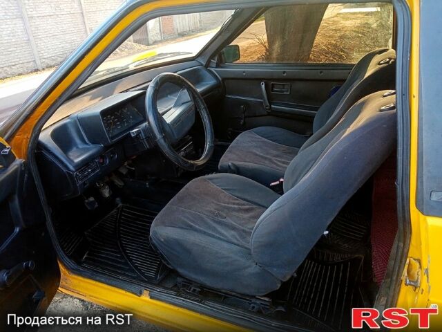 Желтый ВАЗ 2108, объемом двигателя 13 л и пробегом 323 тыс. км за 1000 $, фото 4 на Automoto.ua