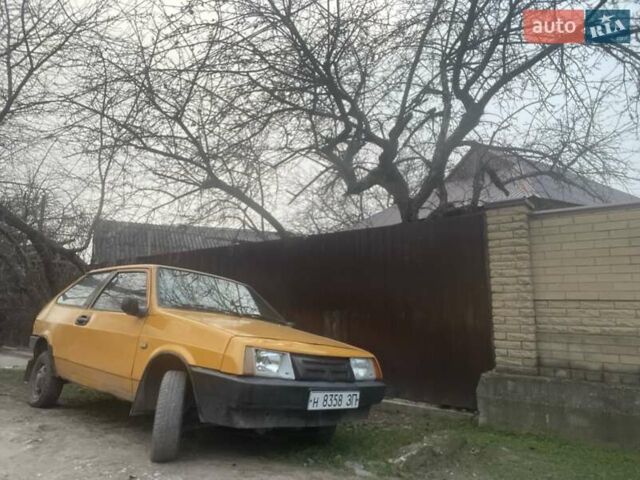 Желтый ВАЗ 2108, объемом двигателя 1.5 л и пробегом 446 тыс. км за 582 $, фото 7 на Automoto.ua