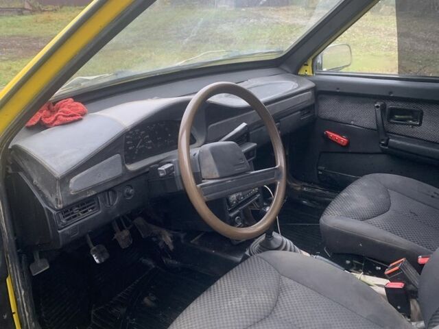 Желтый ВАЗ 2108, объемом двигателя 1.5 л и пробегом 100 тыс. км за 850 $, фото 3 на Automoto.ua