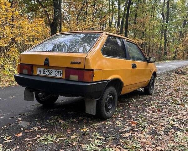 Желтый ВАЗ 2108, объемом двигателя 1.5 л и пробегом 446 тыс. км за 582 $, фото 5 на Automoto.ua