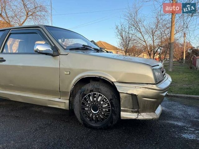 Желтый ВАЗ 2108, объемом двигателя 1.3 л и пробегом 96 тыс. км за 1100 $, фото 2 на Automoto.ua