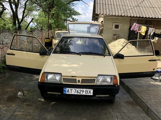 Желтый ВАЗ 2108, объемом двигателя 1.3 л и пробегом 77 тыс. км за 380 $, фото 5 на Automoto.ua