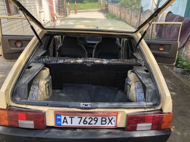 Желтый ВАЗ 2108, объемом двигателя 1.3 л и пробегом 77 тыс. км за 380 $, фото 3 на Automoto.ua