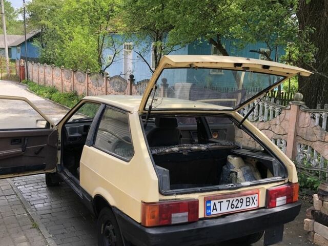 Желтый ВАЗ 2108, объемом двигателя 1.3 л и пробегом 77 тыс. км за 380 $, фото 6 на Automoto.ua