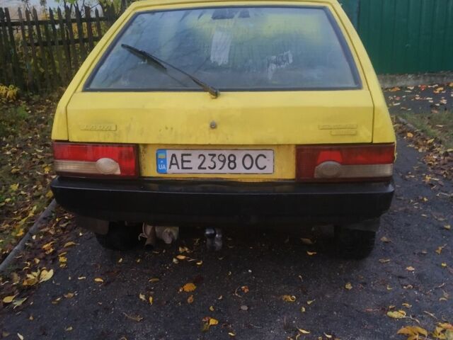 Желтый ВАЗ 2108, объемом двигателя 1.5 л и пробегом 450 тыс. км за 379 $, фото 2 на Automoto.ua