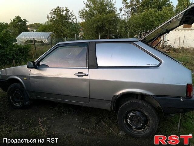 Серый ВАЗ 2108, объемом двигателя 1.3 л и пробегом 150 тыс. км за 700 $, фото 3 на Automoto.ua