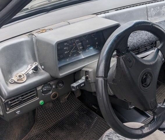 Серый ВАЗ 2108, объемом двигателя 1.3 л и пробегом 300 тыс. км за 700 $, фото 2 на Automoto.ua