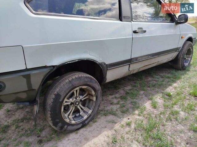 Серый ВАЗ 2108, объемом двигателя 1.3 л и пробегом 150 тыс. км за 1050 $, фото 3 на Automoto.ua